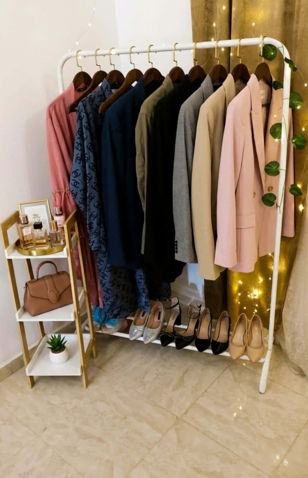 SUPER PROMO porte-manteau en métal 150X100 حامل ملابس معدني