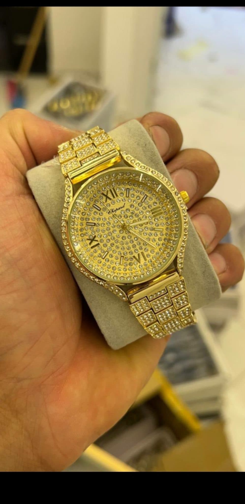 SUPER PROMO Montre “Royal” Sertie de Cristaux – L’Éclat du Luxe Accessible